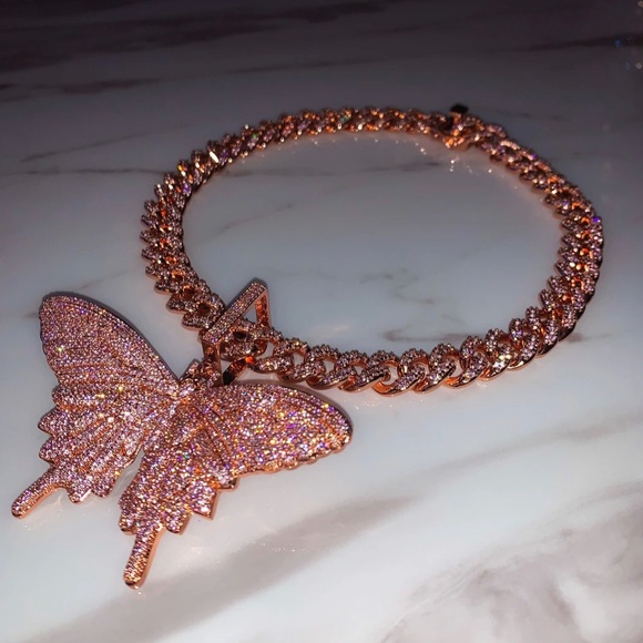 Jewelry - ICY DONATELLA CHAIN NECKLACE & BUTTERFLY PENDANT